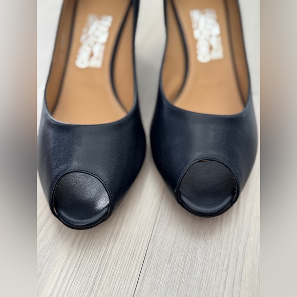 Salvatore Ferragamo Peep Toe Wedge Heel Navy Blue Pump 9.5 - Picture 8 of 11
